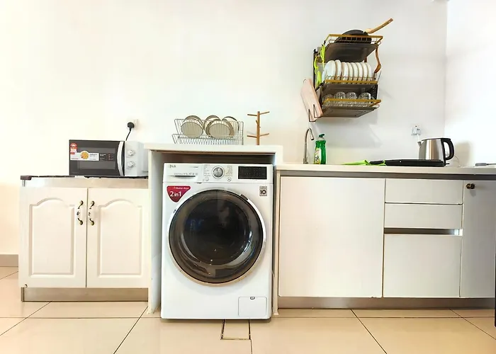 T4 1-10Pax 2Room Trefoil Cozy Home Setia Alam Wifi
