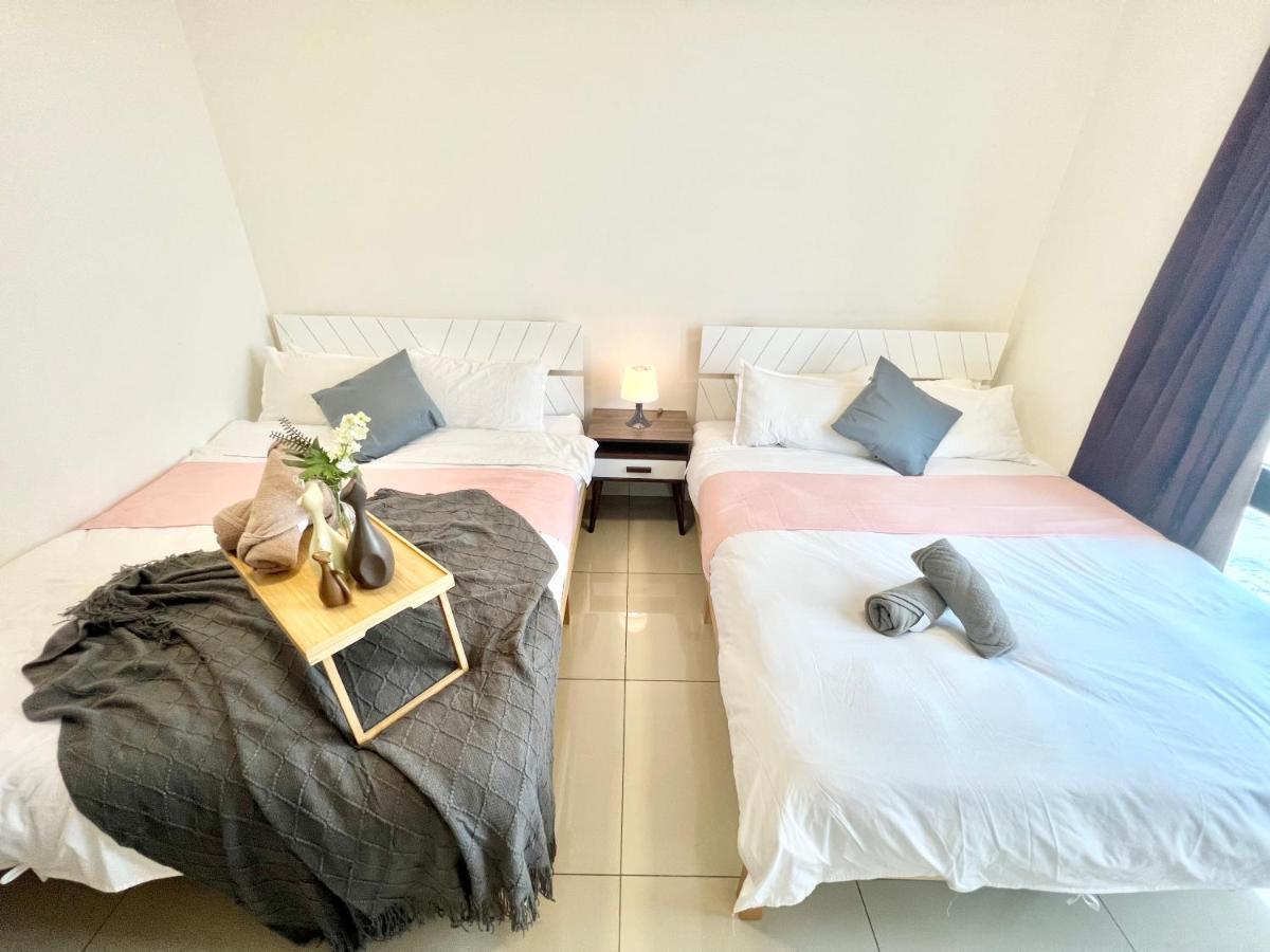 Apartment T4 1-10pax 2room Trefoil Cozy Wifi Setia Alam